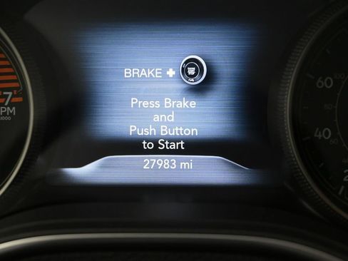 Used 2022 Jeep Cherokee Latitude Lux w/ Sun & Sound Group AWD/4WD image 13