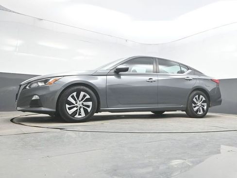 Used 2020 Nissan Altima 2.5 S FWD image 32