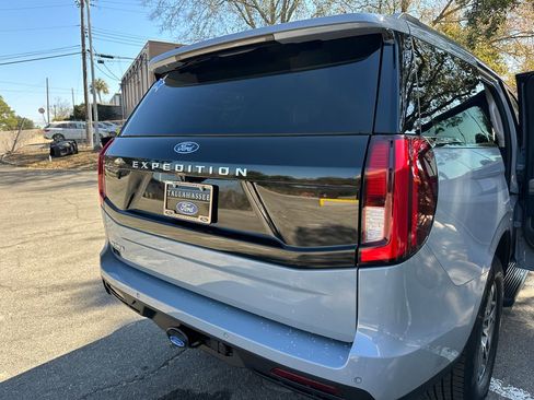 New 2026 Ford Expedition Active RWD image 40