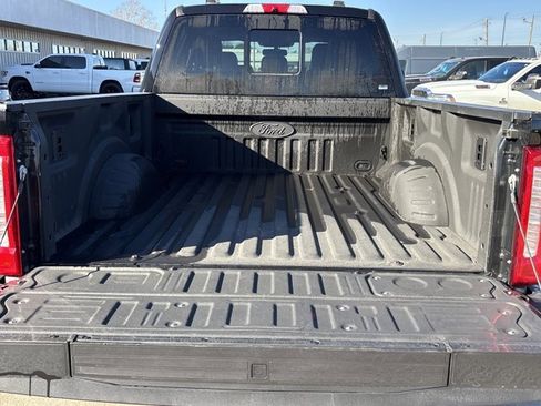 Used 2025 Ford F250 Lariat w/ Black Appearance Package image 5
