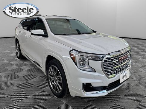 Used 2023 GMC Terrain Denali w/ Denali Premium Package AWD/4WD image 7