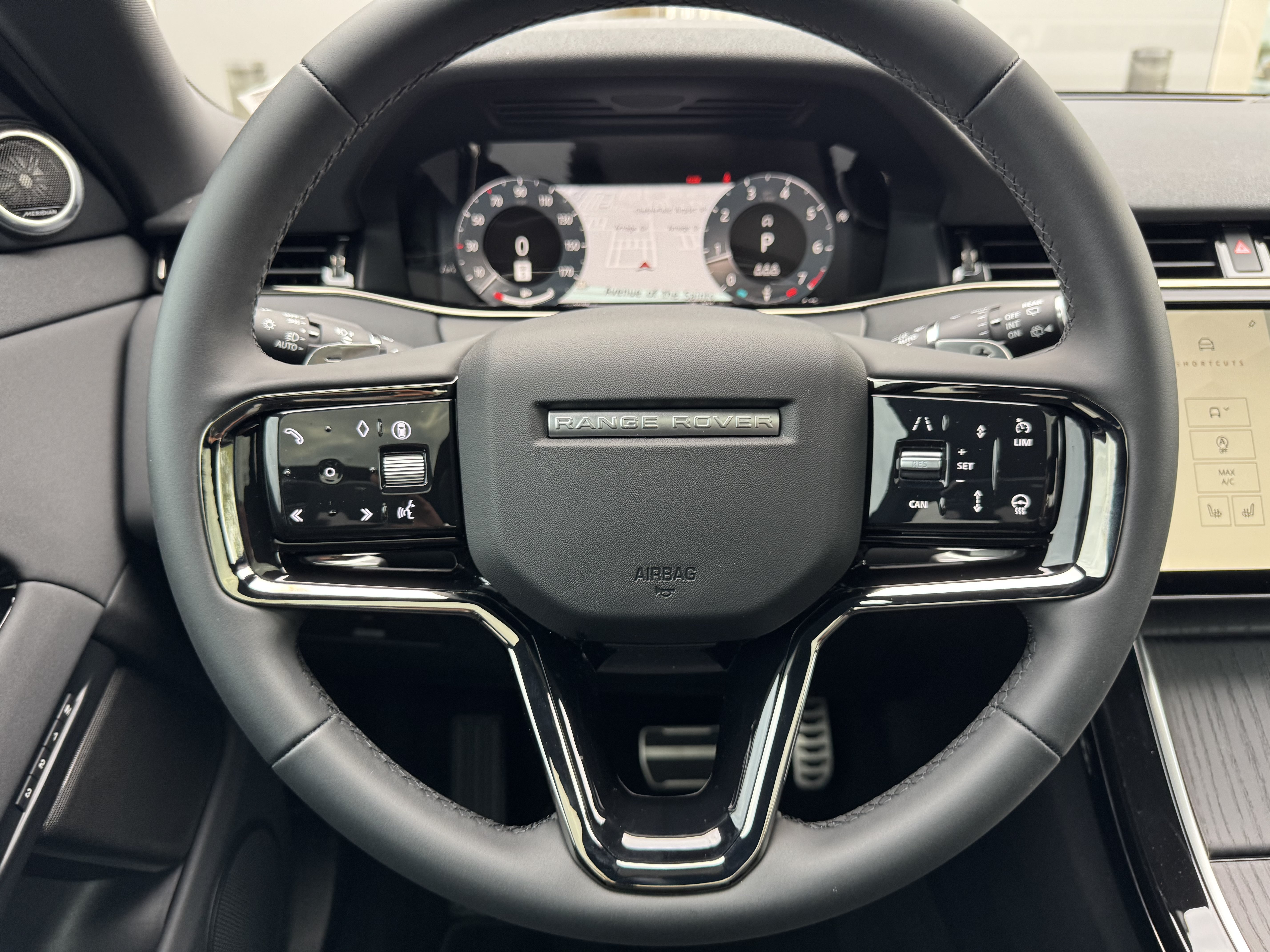 Certified 2026 Land Rover Range Rover Evoque Dynamic SE AWD/4WD image 15