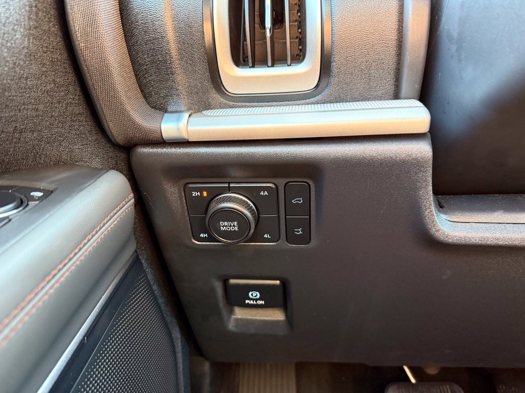 Used 2025 Ford Expedition Active AWD/4WD image 13