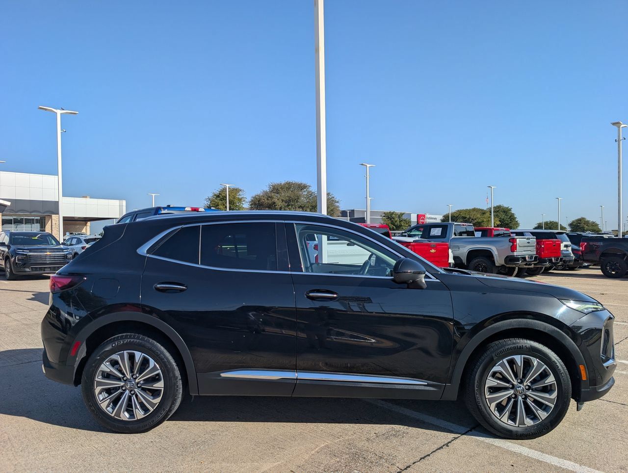 Used 2024 Buick Envision Preferred AWD/4WD image 3