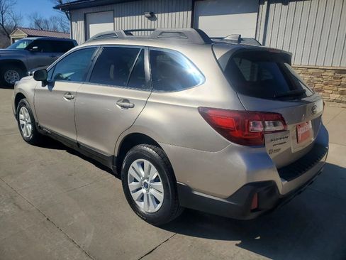 Used 2018 Subaru Outback 2.5i Premium AWD/4WD image 4