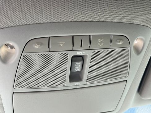 Used 2015 Nissan Murano Platinum w/ Platinum Technology Package FWD image 22