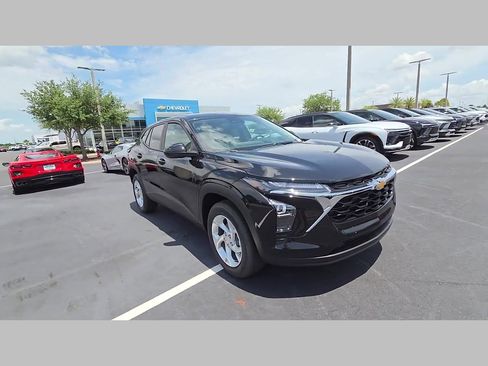 New 2026 Chevrolet Trax LS FWD image 23