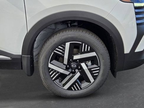 New 2026 Nissan Kicks SV w/ SV Premium Package FWD image 8