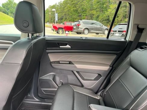 Used 2022 Volkswagen Atlas SE w/ Panoramic Sunroof Package FWD image 15