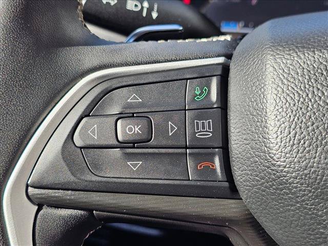 Used 2023 Jeep Grand Cherokee L Laredo AWD/4WD image 26