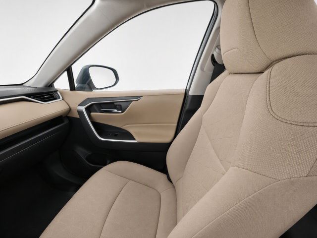 Used 2024 Toyota RAV4 XLE w/ Convenience Package FWD image 14