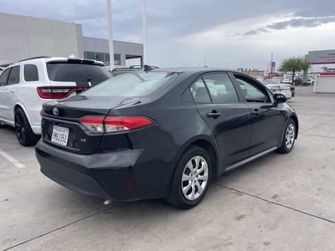 Used 2024 Toyota Corolla LE image 2