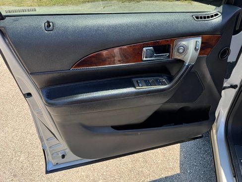 Used 2011 Lincoln MKX AWD w/ 102A Rapid Spec Order Code image 41