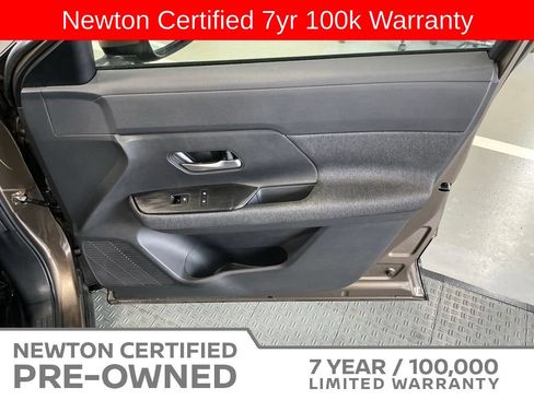 Used 2025 Nissan Kicks SV FWD image 37