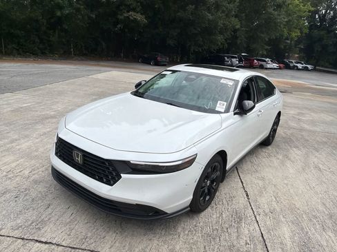 Used 2025 Honda Accord SE image 3