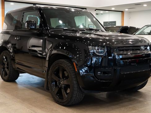 Used 2023 Land Rover Defender 90 V8 image 3