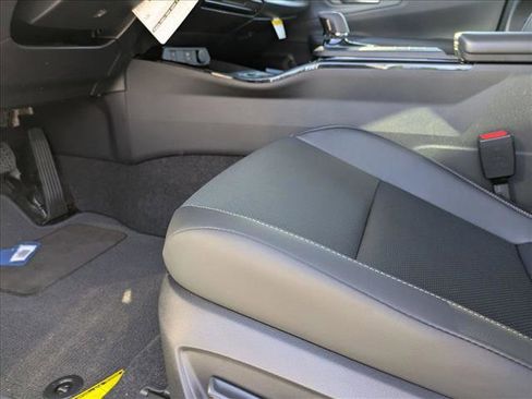 New 2026 Toyota Prius Plug-In Hybrid image 4