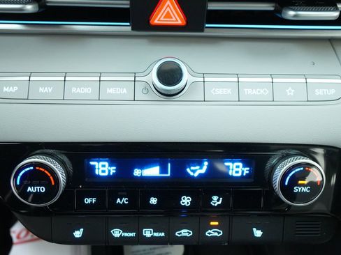 New 2026 Hyundai Elantra Limited image 35