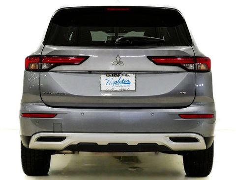Used 2023 Mitsubishi Outlander SE image 5