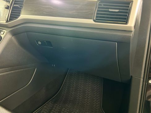 Used 2022 Volkswagen Atlas SE w/ Panoramic Sunroof Package image 35