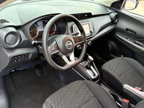 Used 2022 Nissan Kicks S image 15