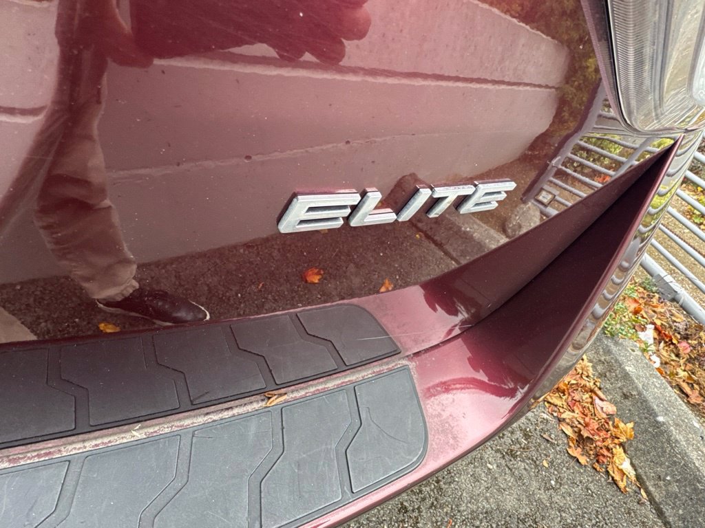 Used 2015 Honda Odyssey Touring Elite image 9