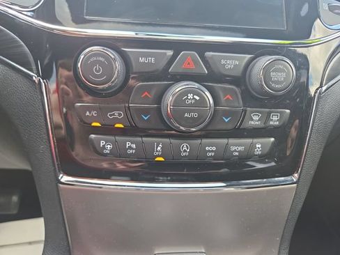 Used 2020 Jeep Grand Cherokee Limited AWD/4WD image 19