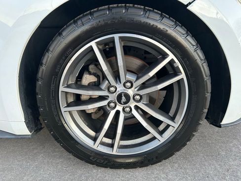 Used 2015 Ford Mustang Premium image 7