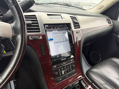 Used 2008 Cadillac Escalade ESV AWD image 32