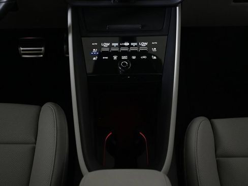 New 2025 Porsche Macan 4S Electric image 16