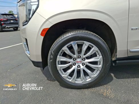 Certified 2021 GMC Yukon Denali w/ Denali Premium Package AWD/4WD image 31
