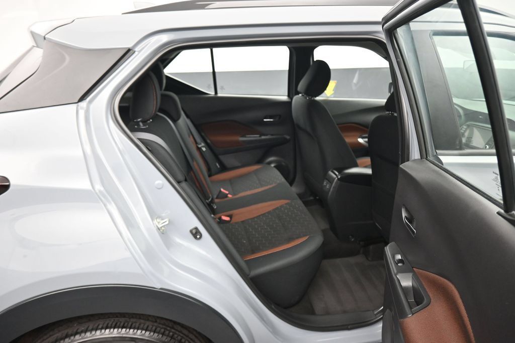 Used 2023 Nissan Kicks SR FWD image 36