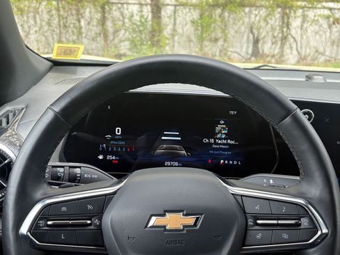 Used 2025 Chevrolet Equinox LT FWD image 38