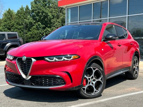 Used 2024 Alfa Romeo Tonale Ti w/ Active Assist Package AWD/4WD image 11