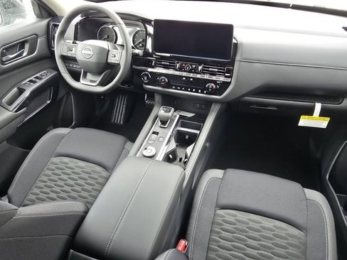 New 2026 Nissan Pathfinder SV image 12