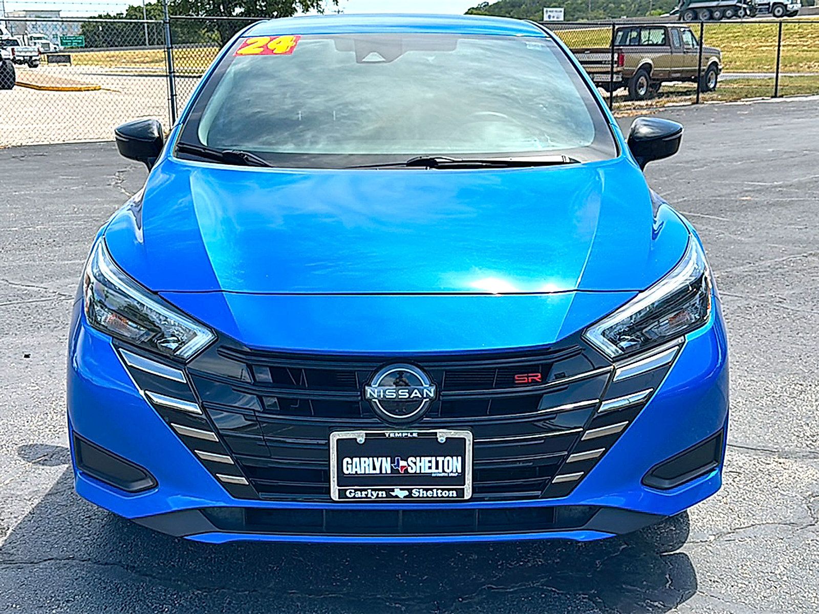 Used 2024 Nissan Versa SR FWD image 11