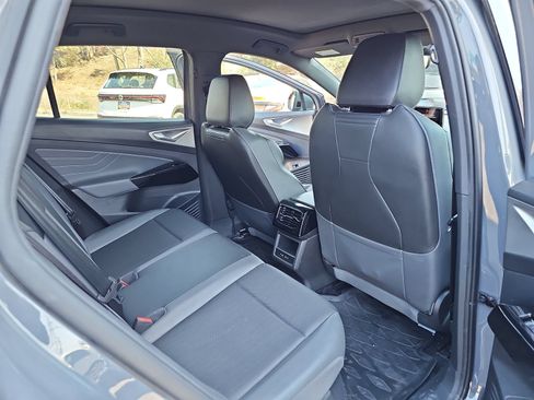 Used 2023 Volkswagen ID.4 Pro S RWD image 14