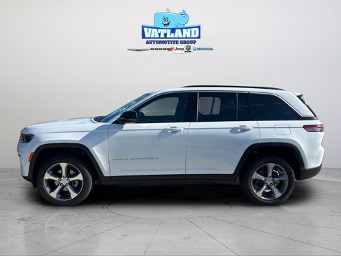 Certified 2026 Jeep Grand Cherokee Limited w/ Trailer Tow Package AWD/4WD image 2