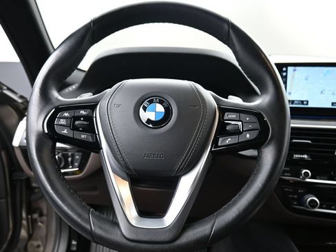Used 2018 BMW 530e xDrive AWD/4WD image 12