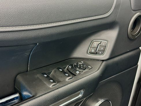 Used 2024 Ford Expedition XLT image 15