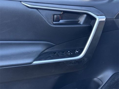 Used 2022 Toyota RAV4 LE image 24