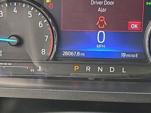 Used 2022 Ford Explorer XLT w/ Equipment Group 202A image 23