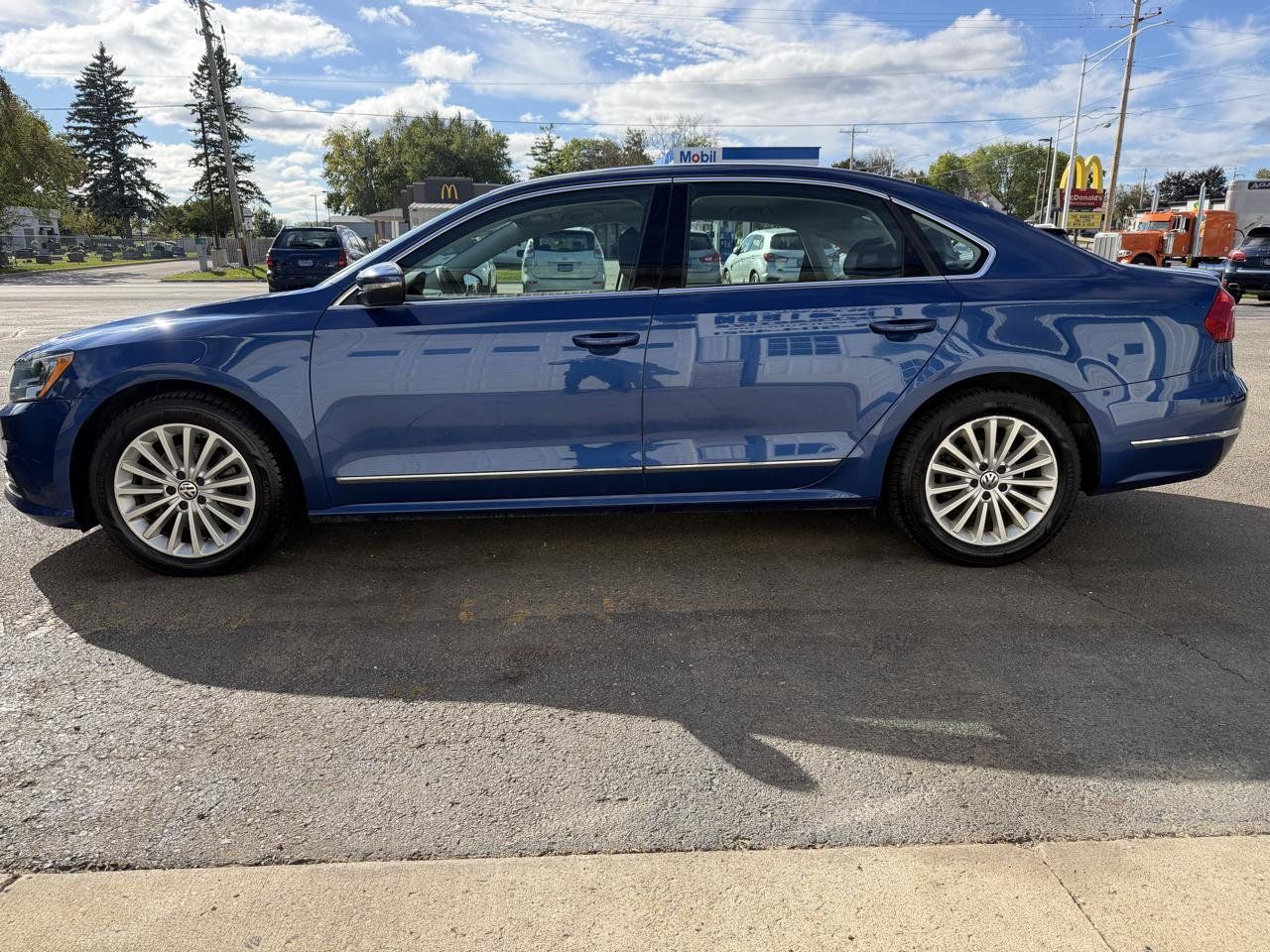 Used 2016 Volkswagen Passat 1.8T SE FWD image 6