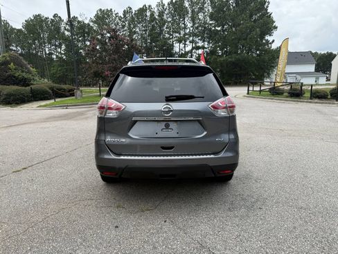 Used 2016 Nissan Rogue SV w/ SV Premium Package FWD image 6