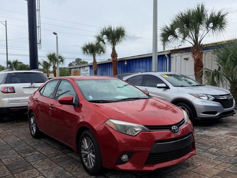 Used 2015 Toyota Corolla LE FWD image 2