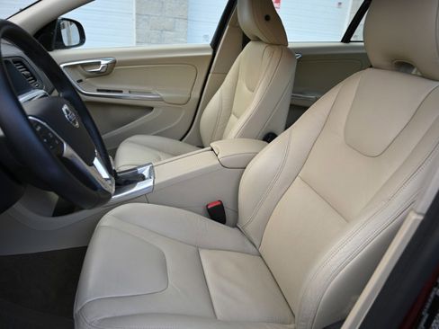 Used 2013 Volvo S60 T5 image 13