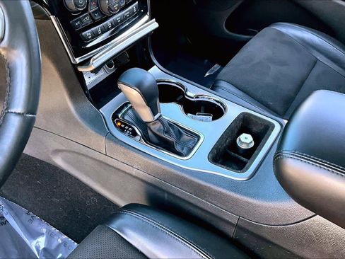 Used 2021 Jeep Grand Cherokee Laredo X image 16