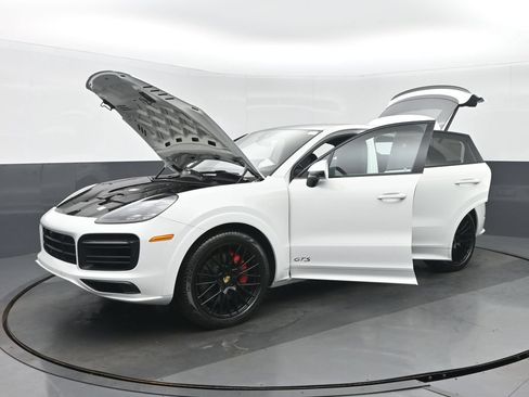 Used 2021 Porsche Cayenne GTS AWD/4WD image 40
