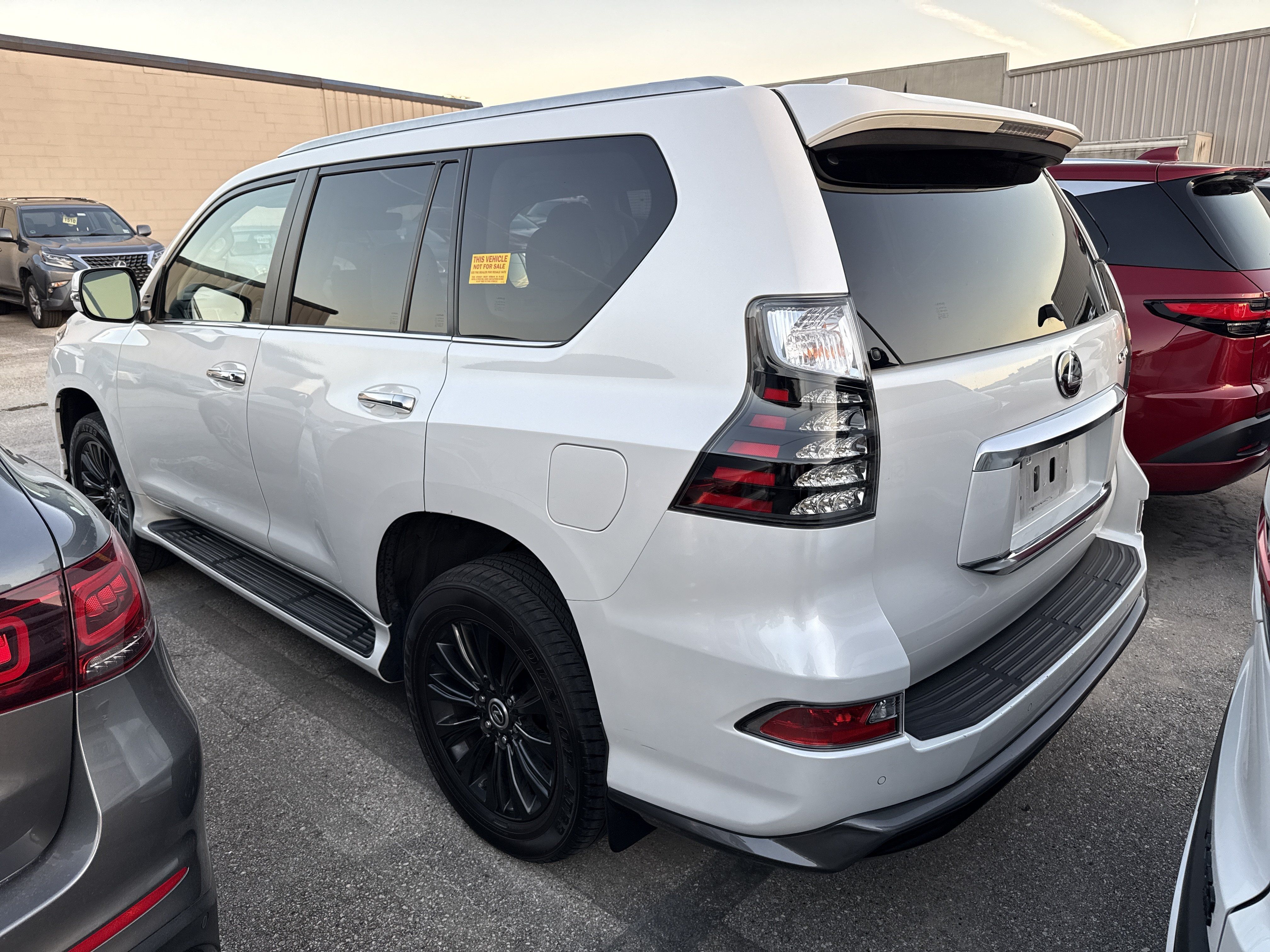 Used 2023 Lexus GX 460 Premium w/ Accessory Package AWD/4WD image 4
