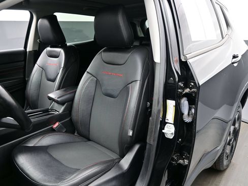 Used 2022 Jeep Compass Trailhawk w/ Sun and Sound Group AWD/4WD image 15